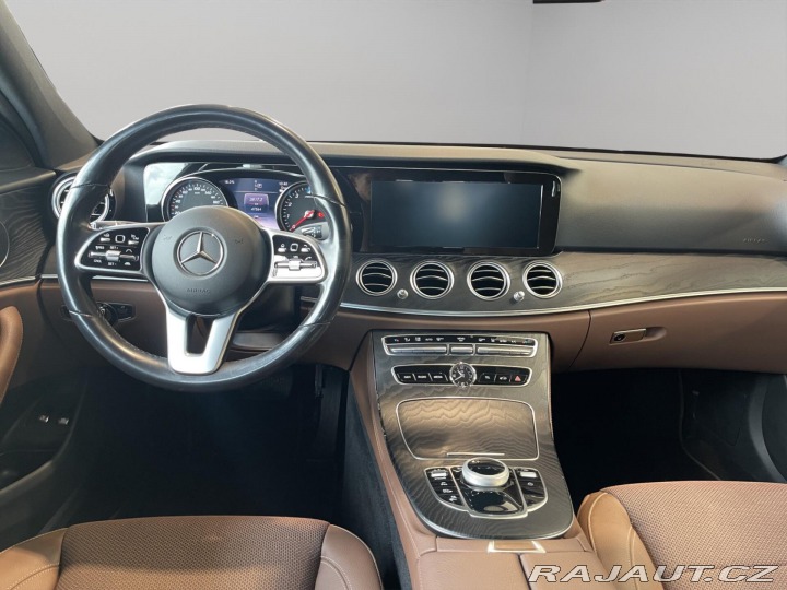 Mercedes-Benz E E 300 e sedan 2020