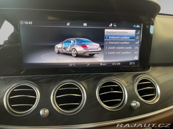 Mercedes-Benz E E 300 e sedan 2020