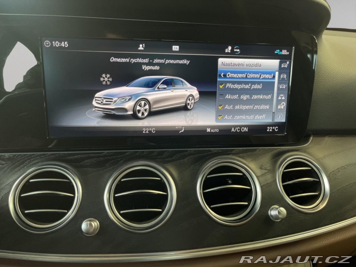 Mercedes-Benz E E 300 e sedan 2020