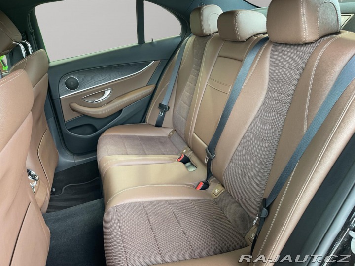 Mercedes-Benz E E 300 e sedan 2020