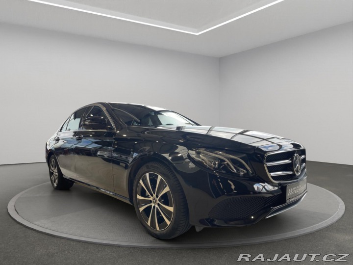 Mercedes-Benz E E 300 e sedan 2020