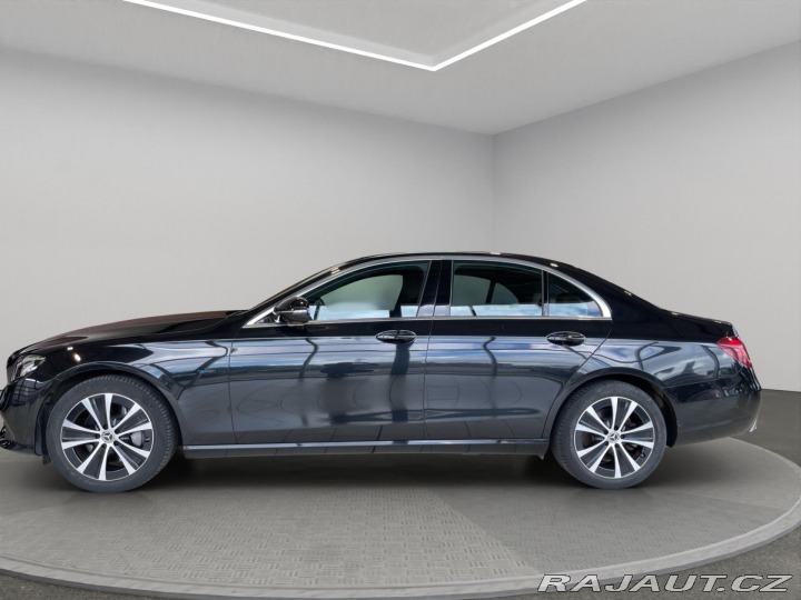 Mercedes-Benz E E 300 e sedan 2020