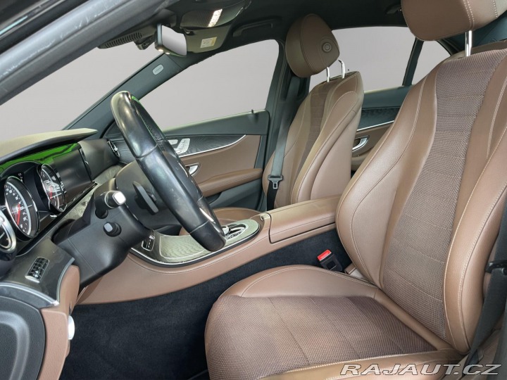 Mercedes-Benz E E 300 e sedan 2020