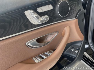 Mercedes-Benz E E 300 e sedan 2020