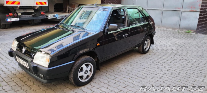 Škoda Favorit Black Line 1993