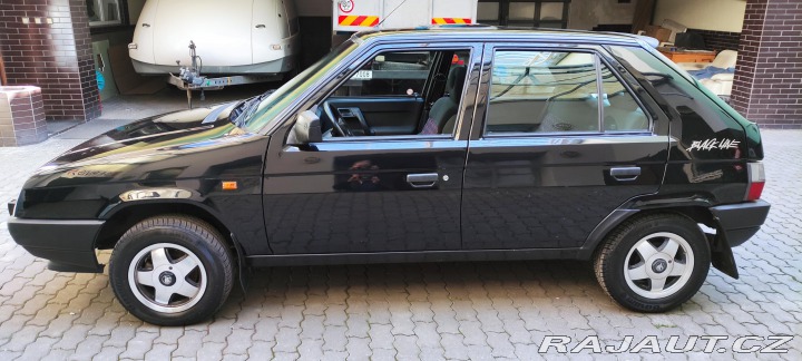 Škoda Favorit Black Line 1993