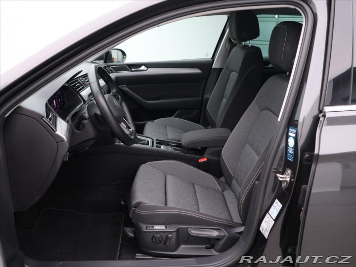 Volkswagen Passat 2,0 TDI 110kW DSG Busines 2023