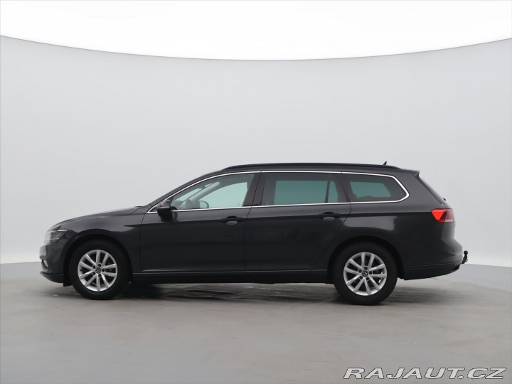 Volkswagen Passat 2,0 TDI 110kW DSG Busines 2023