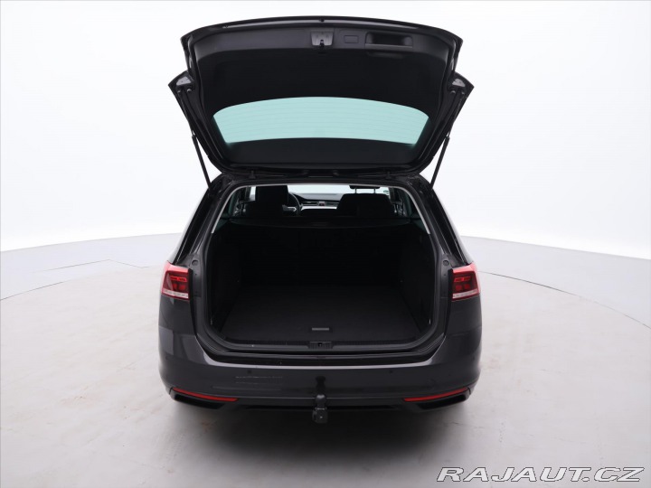 Volkswagen Passat 2,0 TDI 110kW DSG Busines 2023