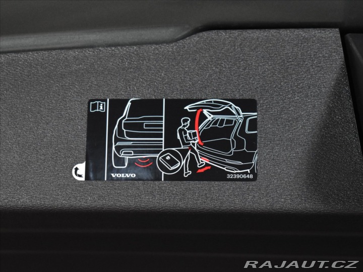 Volvo V60 2,0 B4 Ultra B&W.Pano 2025