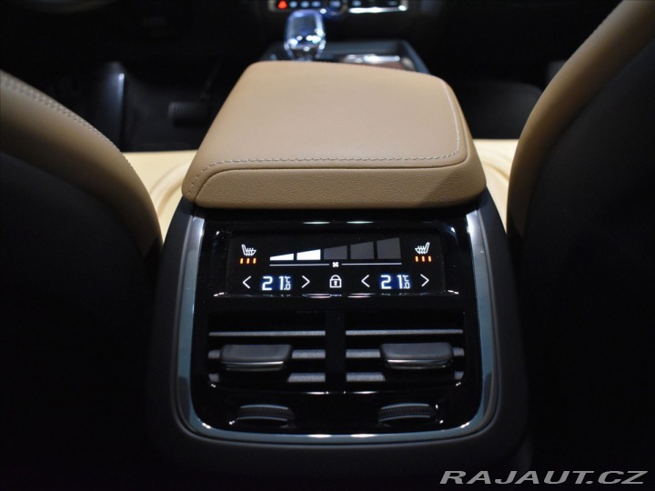 Volvo V60 2,0 B4 Ultra B&W.Pano 2025