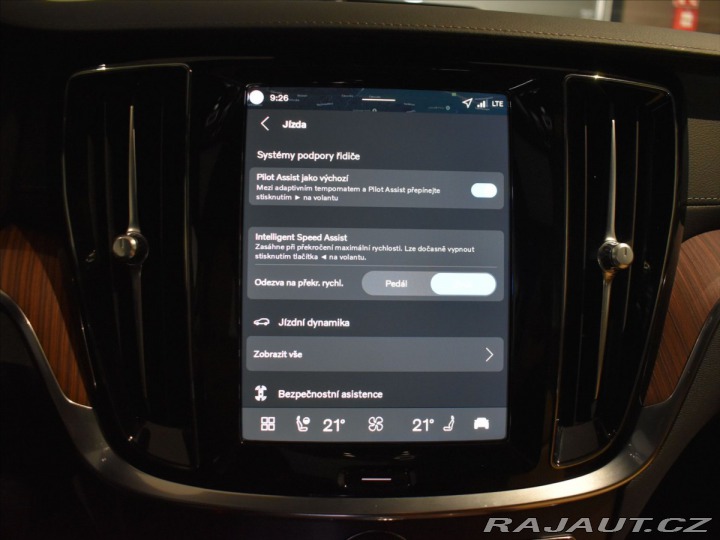 Volvo V60 2,0 B4 Ultra B&W.Pano 2025