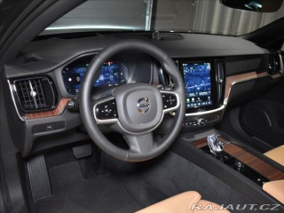 Volvo V60 2,0 B4 Ultra B&W.Pano 2025