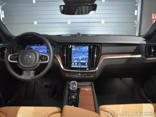 Volvo V60 2,0 B4 Ultra B&W.Pano 2025