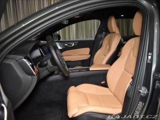 Volvo V60 2,0 B4 Ultra B&W.Pano 2025