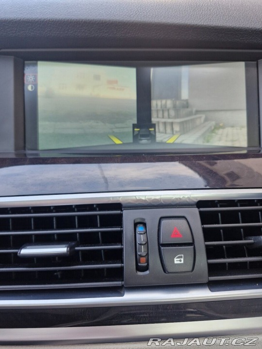 BMW 5 3,0   GT 530d xDrive gran 2011