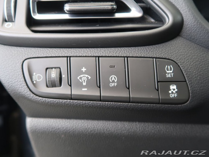 Hyundai i30 1.5T-GDI,MildHyb,CZ,1Maj, 2022