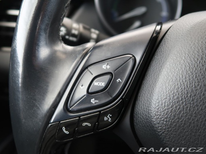 Toyota C-HR 1.8Hybrid,CZ,1Maj,Active 2019