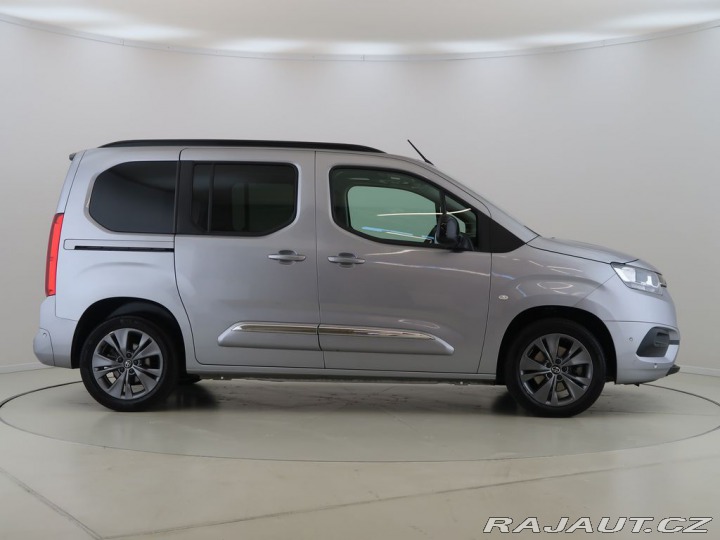 Toyota ProAce City Verso 1.5D-4D,AT,L1,FamilyComfo 2024