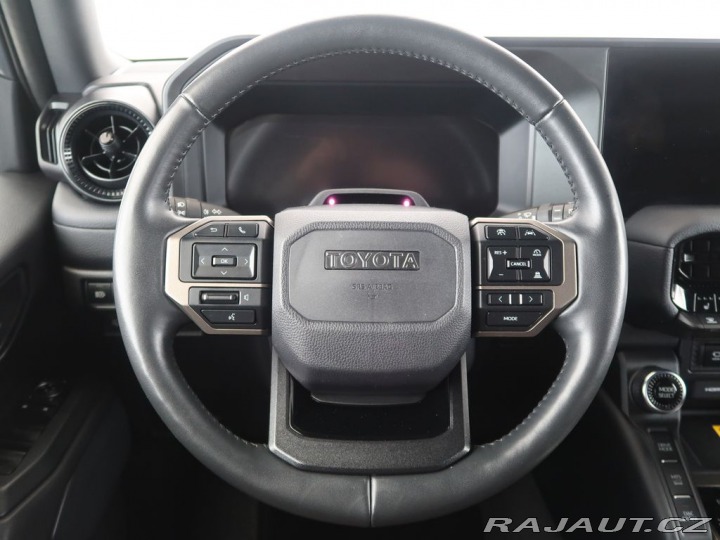 Toyota Land Cruiser 2.8Diesel,4x4,CZ,Invincib 2024