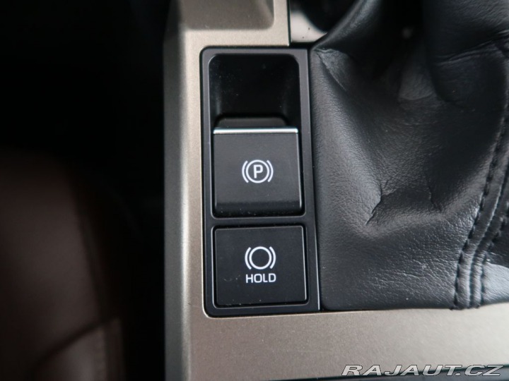 Toyota Land Cruiser 2.8Diesel,4x4,CZ,Invincib 2024