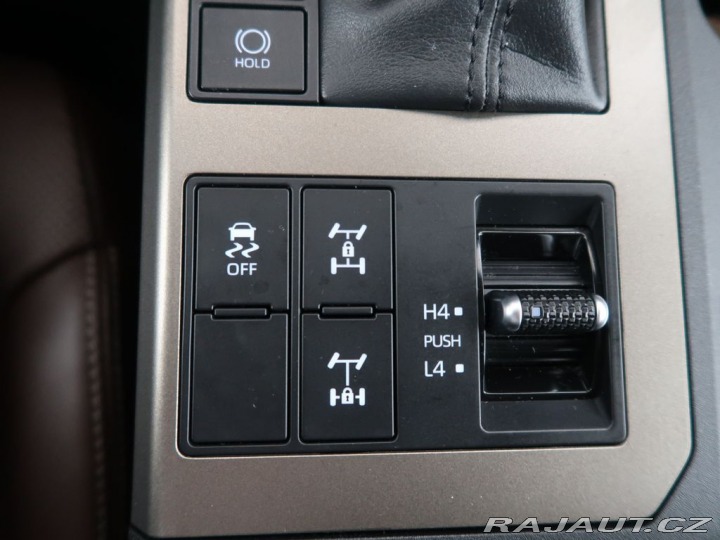 Toyota Land Cruiser 2.8Diesel,4x4,CZ,Invincib 2024