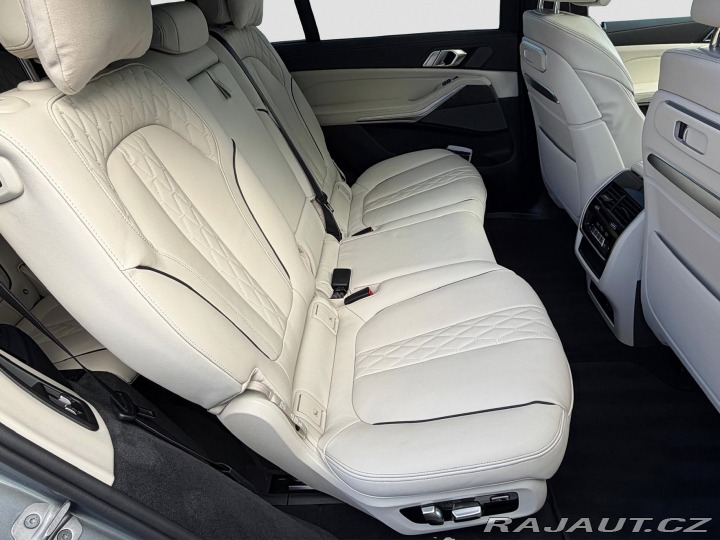 BMW X7 xDrive40i 2025