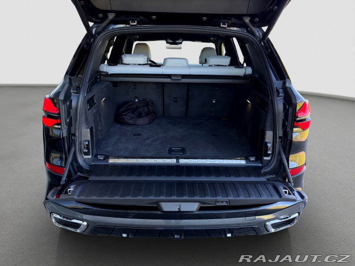 BMW X5 xDrive50e 2025