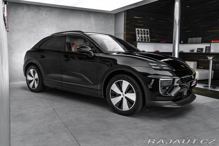 Porsche Macan 4  EL Vzduch BOSE 2026