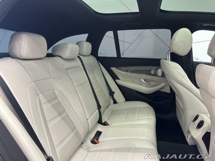 Mercedes-Benz E E63s AMG*BURM*LED*TOP*ZÁR 2022