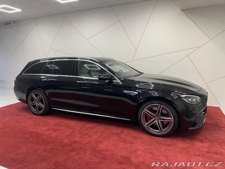 Mercedes-Benz E E63s AMG*BURM*LED*TOP*ZÁR 2022