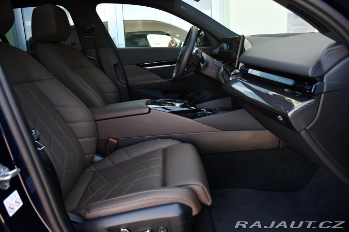 BMW 5 520d M-SPORT ZÁRUKA TAŽNÉ 2024