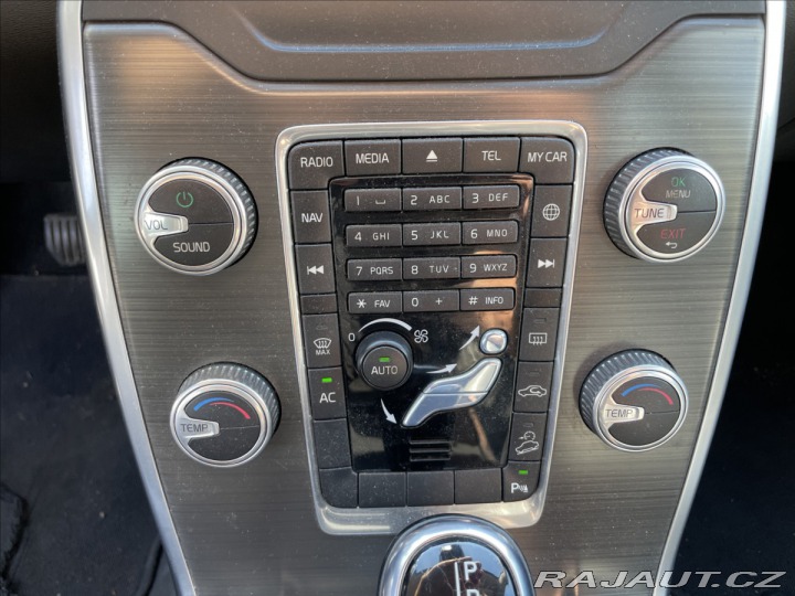 Volvo XC70 2,4 D5 Geartronic Momentu 2014
