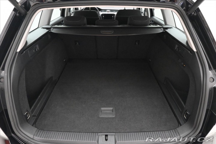 Volkswagen Passat 2,0 TDI 110 kW DSG Busine 2022