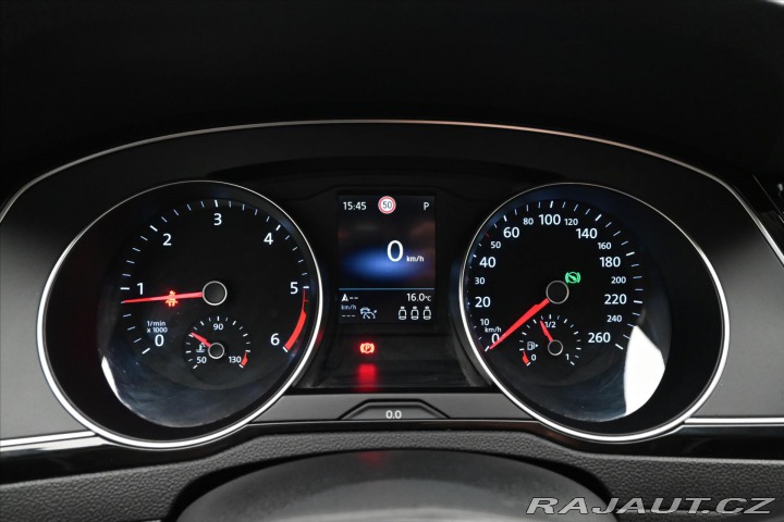 Volkswagen Passat 2,0 TDI 110 kW DSG Busine 2022