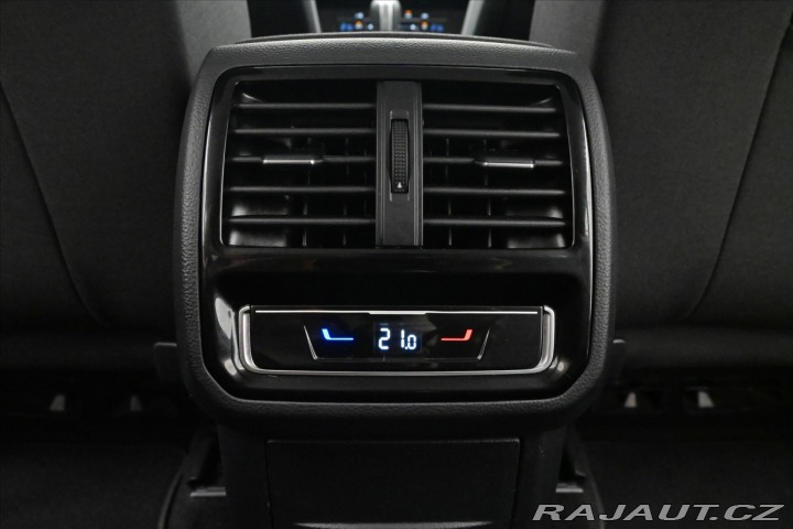 Volkswagen Passat 2,0 TDI 110 kW DSG Busine 2022