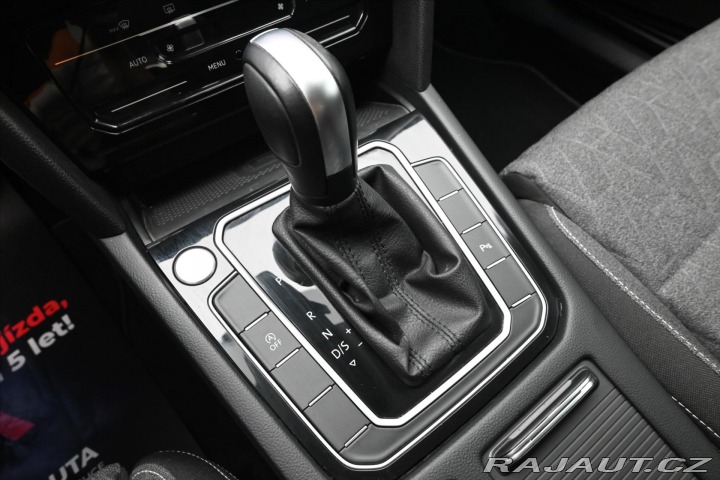Volkswagen Passat 2,0 TDI 110 kW DSG Busine 2022