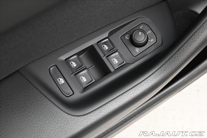 Volkswagen Passat 2,0 TDI 110 kW DSG Busine 2022