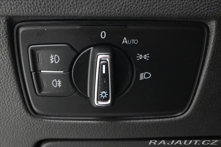 Volkswagen Passat 2,0 TDI 110 kW DSG Busine 2022