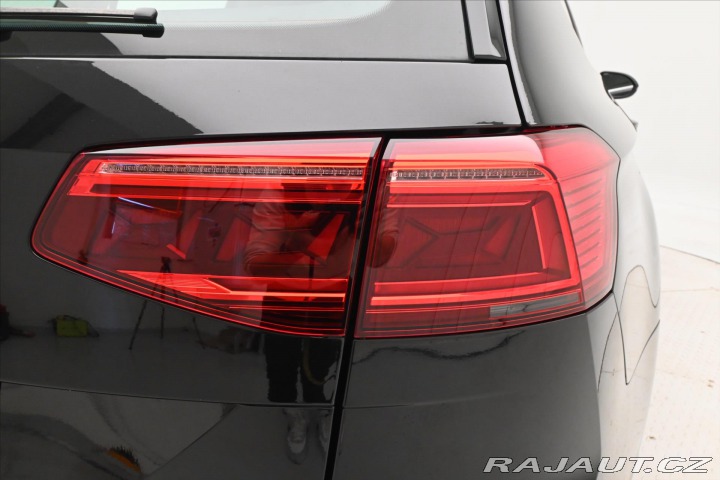 Volkswagen Passat 2,0 TDI 110 kW DSG Busine 2022