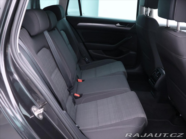 Volkswagen Passat 2,0 TDI 110kW DSG Navi DP 2022