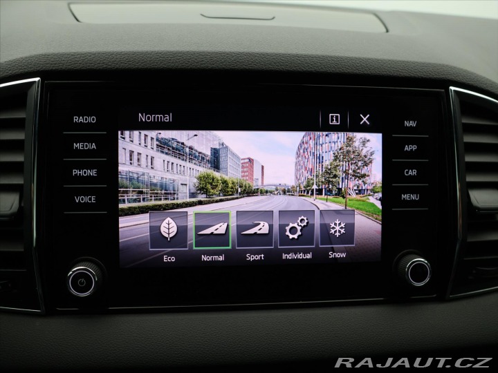 Škoda Karoq 2,0 TDI DSG 4x4 Sportline 2021