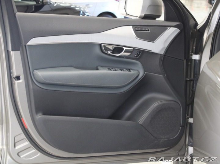 Volvo XC90 2,0 B5 AWD Mom.PRO Paměť 2021