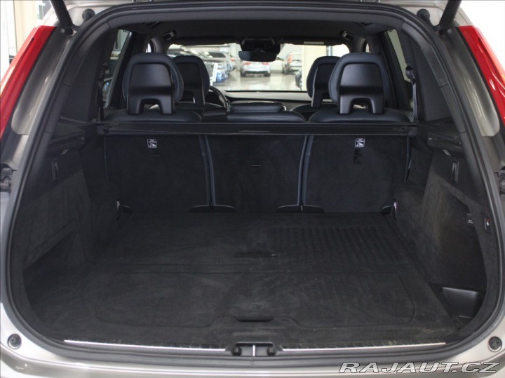 Volvo XC90 2,0 B5 AWD Mom.PRO Paměť 2021