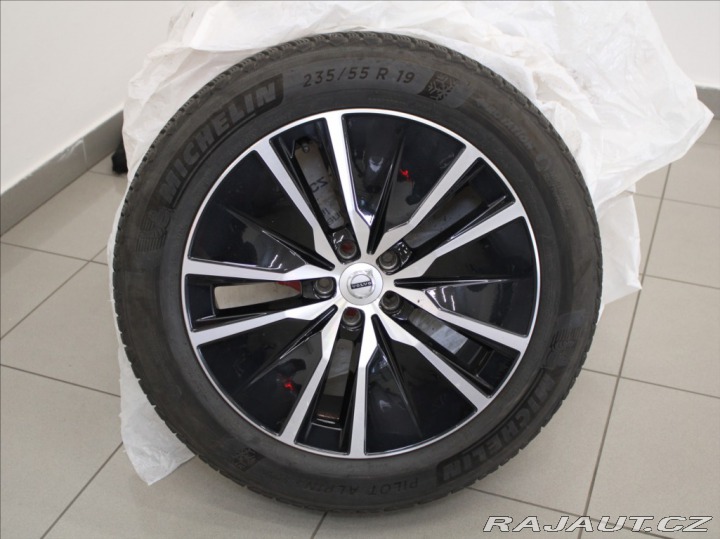 Volvo XC90 2,0 D5 AWD Mom.PRO Paměť 2021