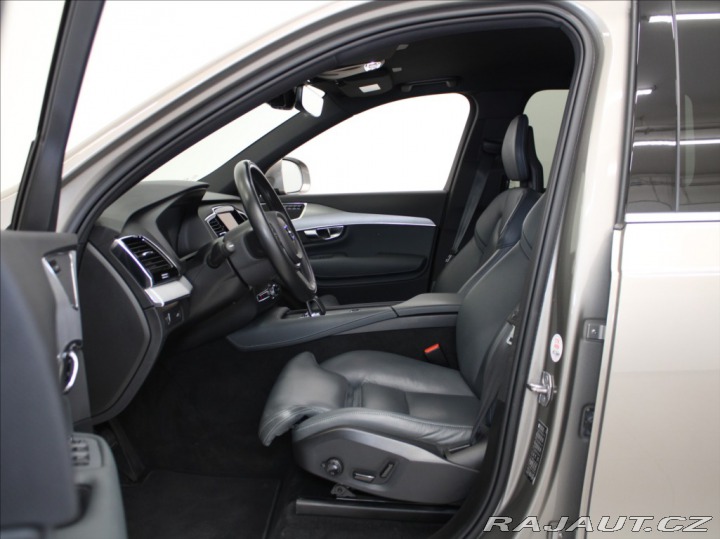 Volvo XC90 2,0 B5 AWD Mom.PRO Paměť 2021