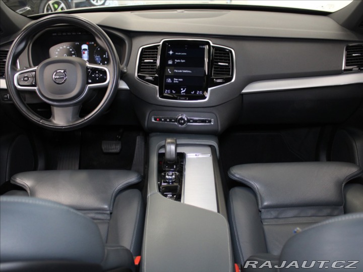 Volvo XC90 2,0 D5 AWD Mom.PRO Paměť 2021