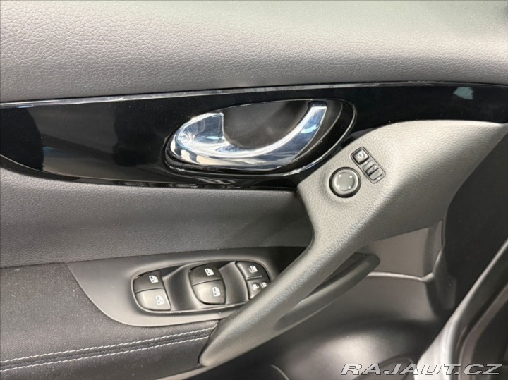 Nissan Qashqai 1,2 DIG-T N-CONNECTA FULL 2018