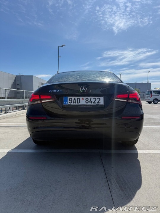 Mercedes-Benz A 1,8   A180 d Sedan 2022 T 2022