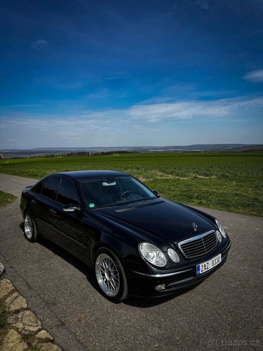 Mercedes-Benz E W211 E500